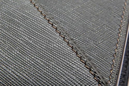 這樣的手工定制皮具會(huì)是一份考究的新年禮物